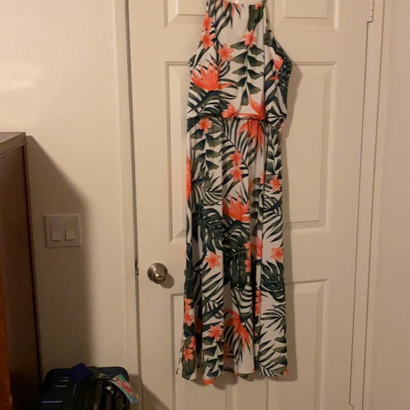 Adorable halter dress 🌸 bundle and save - Picture 2 of 5